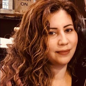 Meet your Posher, Cecilia